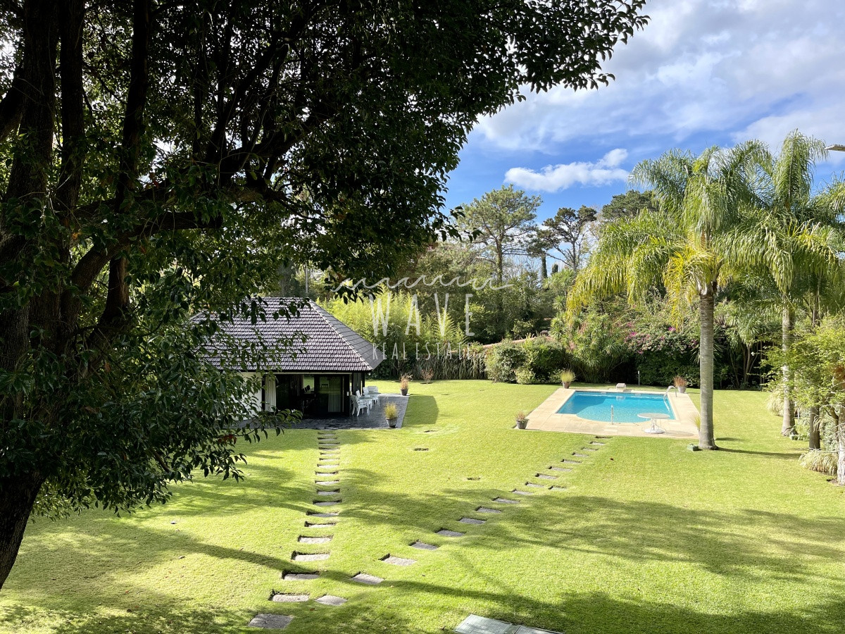 Casa ID.1562 - VENTA- MAGNIFICO CHALET EN ZONA GOLF- PUNTA DEL ESTE