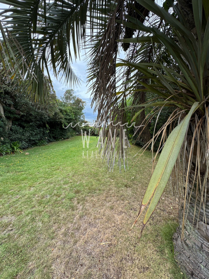 Casa ID.4822 - Venta de casa sobre Ruta 10, La Barra, con 3 dormitorios y 1000 metros de terreno