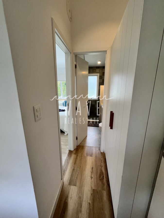Casa ID.5473 - Venta de casa de 5 dormitorios en El Golf, Punta del Este
