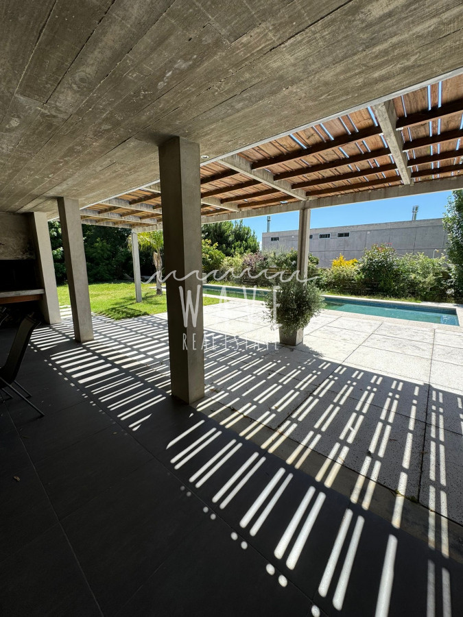 Casa ID.4659 - Venta Casa en Barrio privado, Punta del Este 