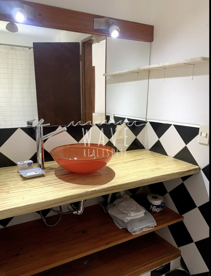 Casa ID.4716 - Venta de casa en El Tesoro,4 dormitorios y piscina.