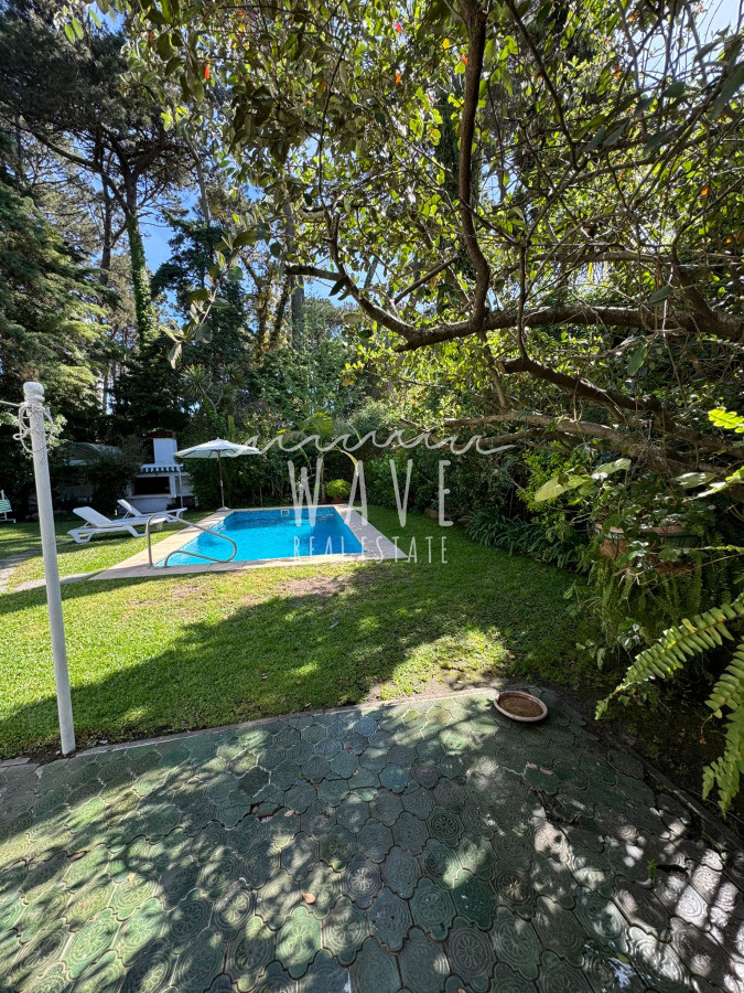Casa ID.4536 - Venta espectacular casa 4 dormitorios, Cantegril , Punta del Este 