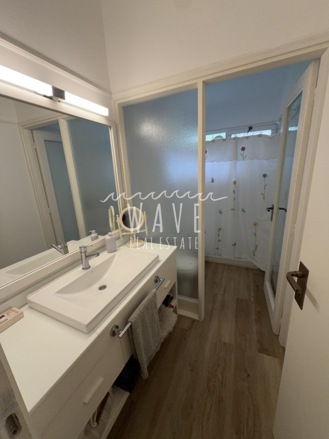 Casa ID.5473 - Venta de casa de 5 dormitorios en El Golf, Punta del Este