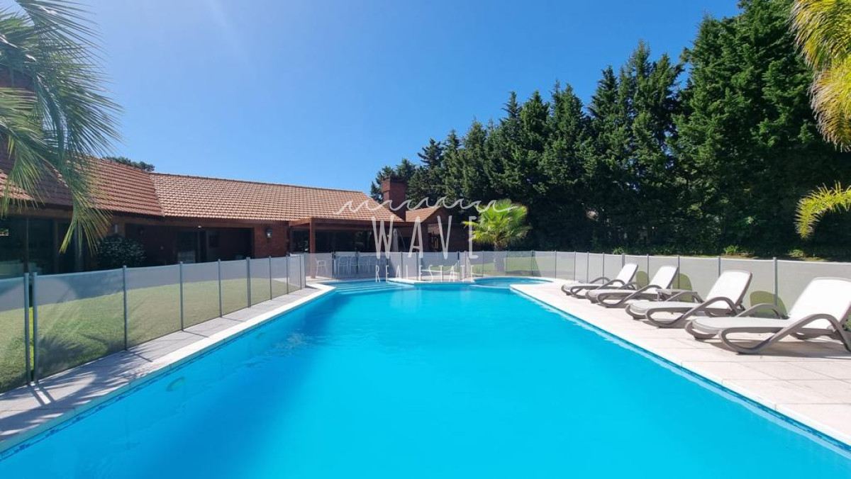 Casa ID.1500 - Exclusiva casa en Beverly Hills. 4 dormitorios. Piscina.