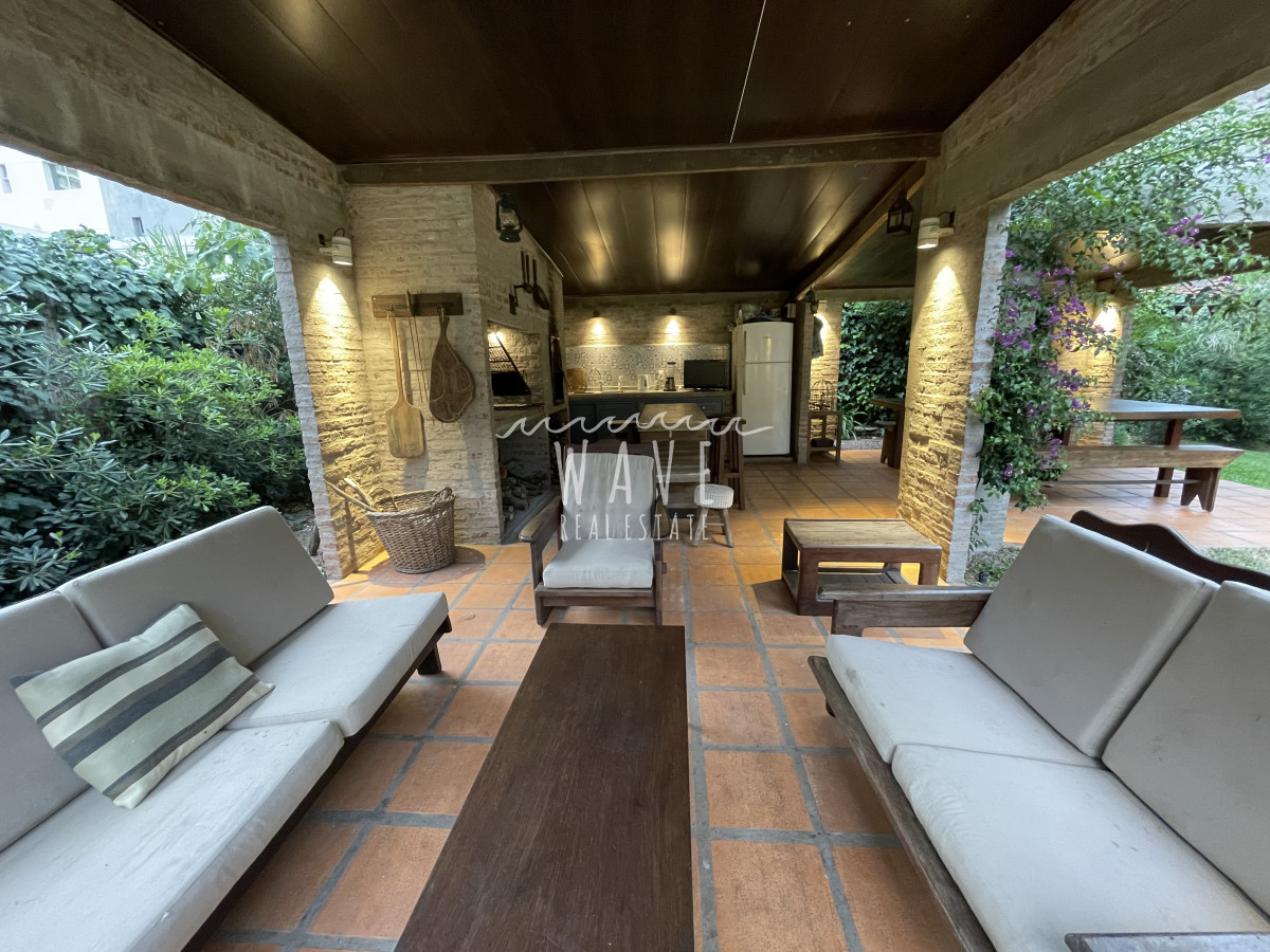 Casa ID.5057 - Hermoso chalet en playa mansa en alquiler de temporada 