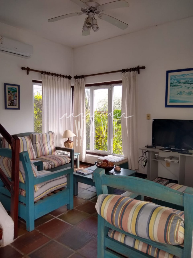 Casa ID.1485 - Alquiler La Barra, para ir caminando a la playa y al centro. 3 dormitorios, parrillero..