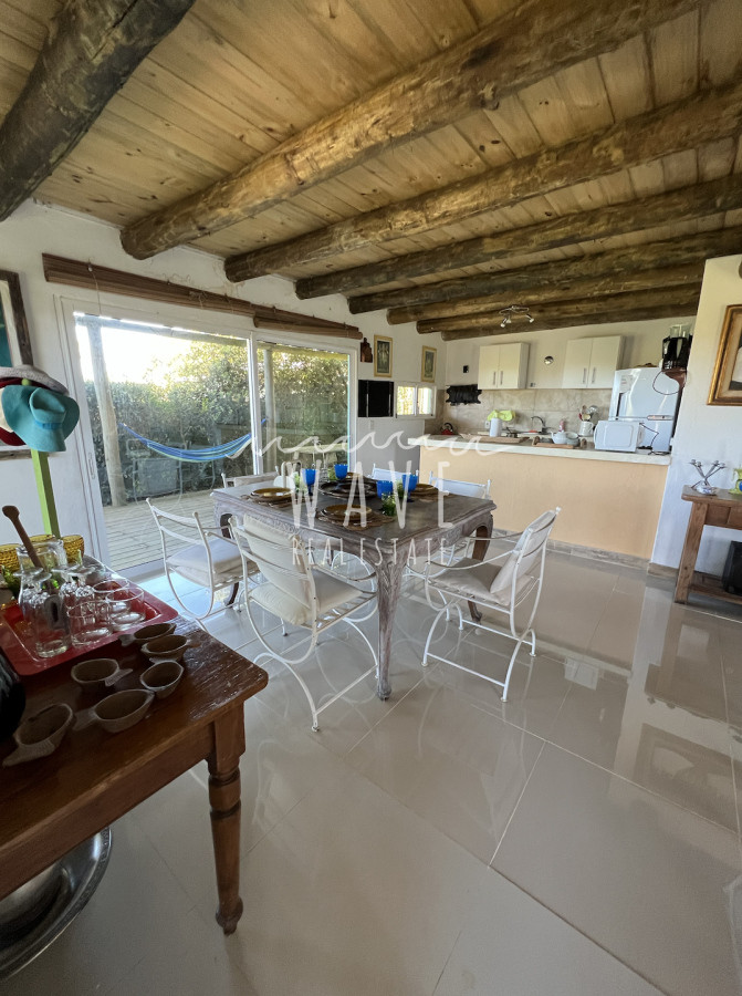 Casa ID.802 - Casa en Alquiler Temporal de Verano, con 3 dormitorios, en Balneario Buenos Aires, 50 metros del mar