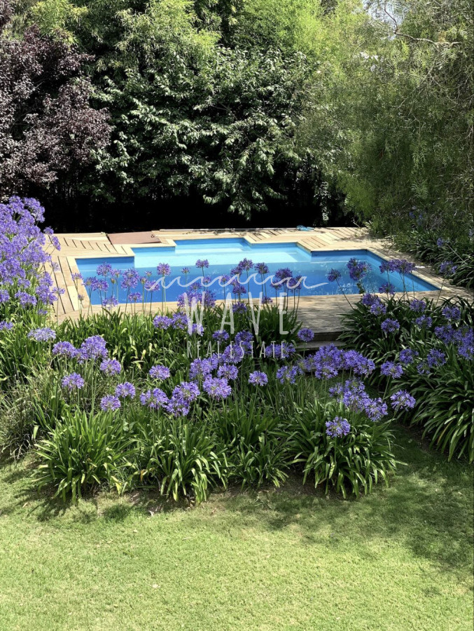 Casa ID.4716 - Venta de casa en El Tesoro,4 dormitorios y piscina.