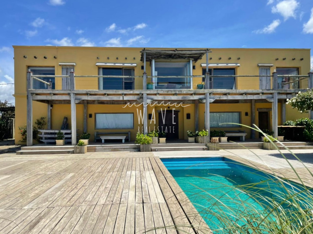 Casa ID.5179 - Venta de casa de 5 dormitorios en Punta Piedras, Manantiales