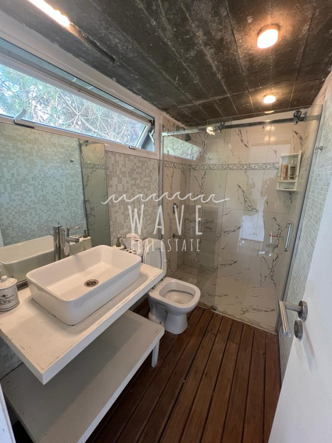 Casa ID.3971 - Venta de casa en Barrio Privado 400 m2 construidos. 