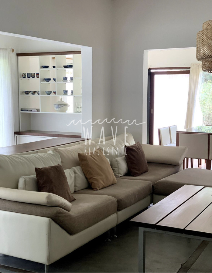 Casa ID.4716 - Venta de casa en El Tesoro,4 dormitorios y piscina.