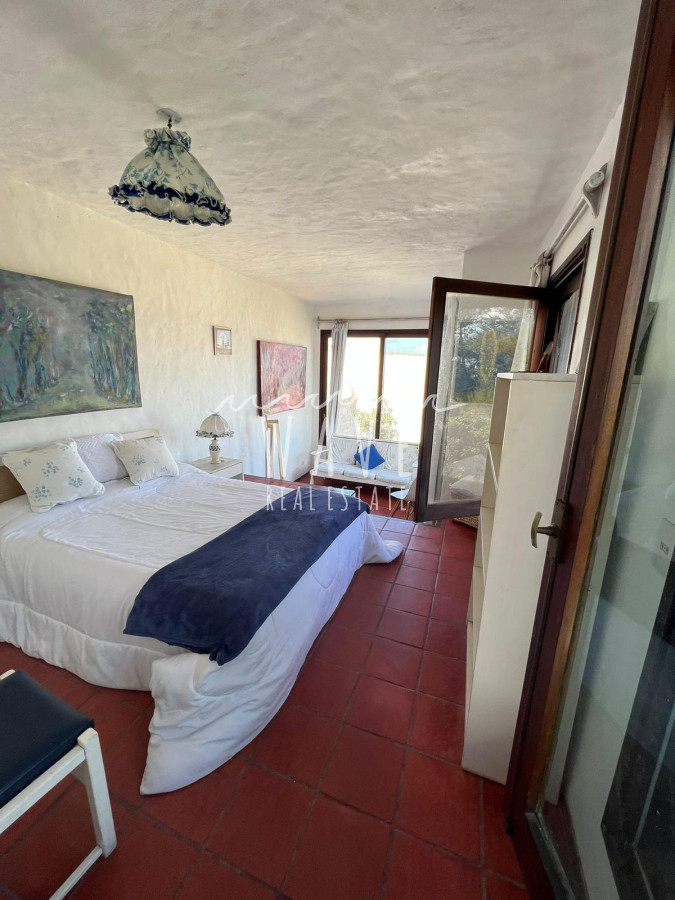 Casa ID.1127 - La Barra, 3 dormitorios, 3 baños, suite con vista al mar, céntrica. 