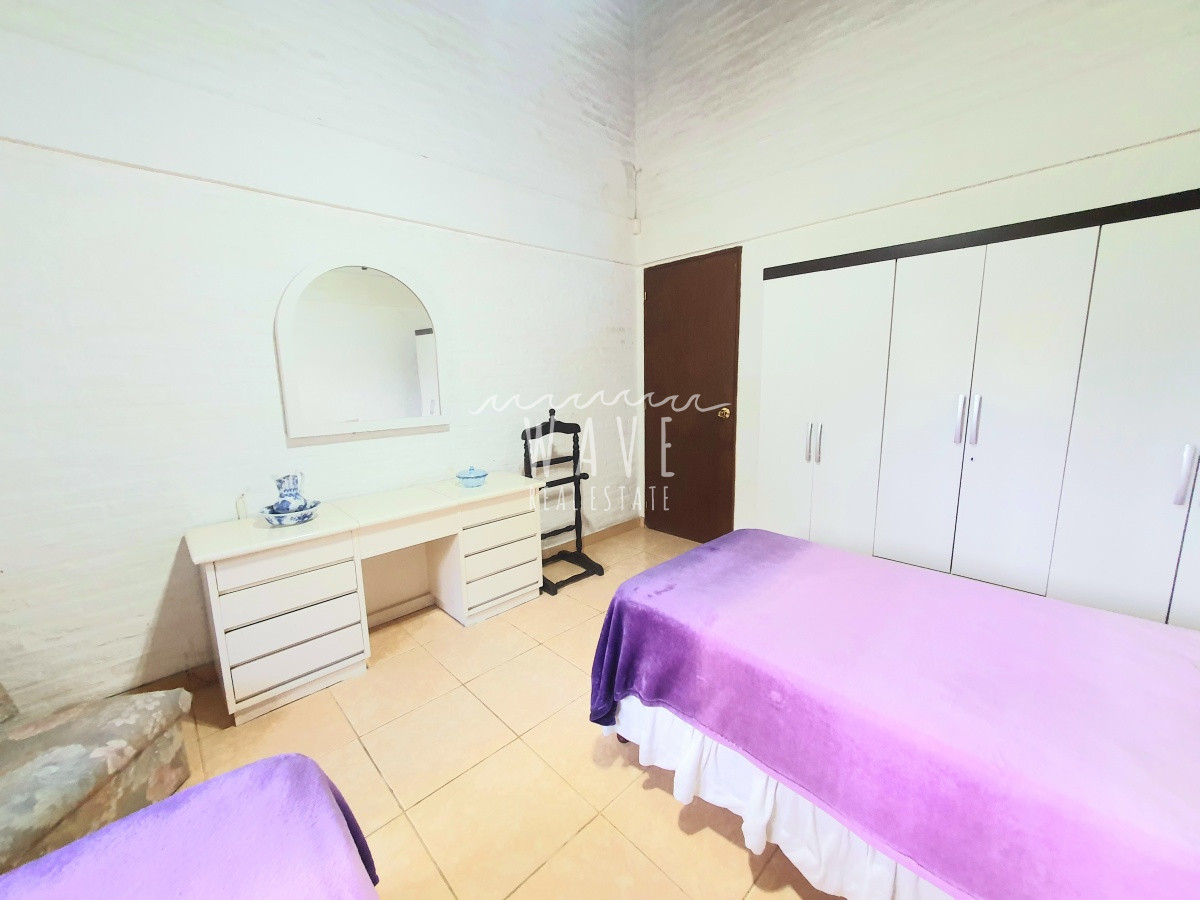 Casa ID.1222 - Venta de casa de 3 dormitorios y servicio en barrio Cantegril, Punta del Este.