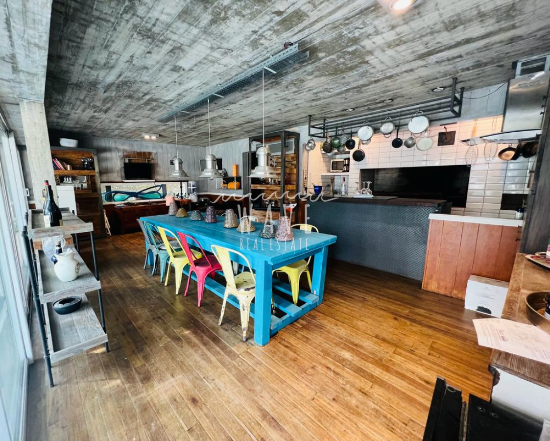 Casa ID.3971 - Venta de casa en Barrio Privado 400 m2 construidos. 