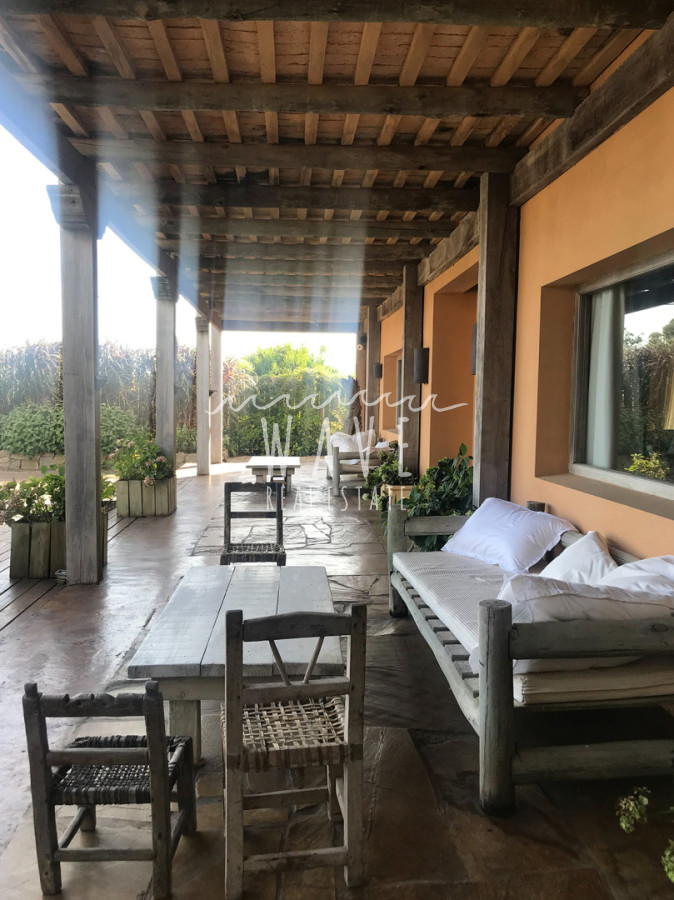 Casa ID.5179 - Venta de casa de 5 dormitorios en Punta Piedras, Manantiales
