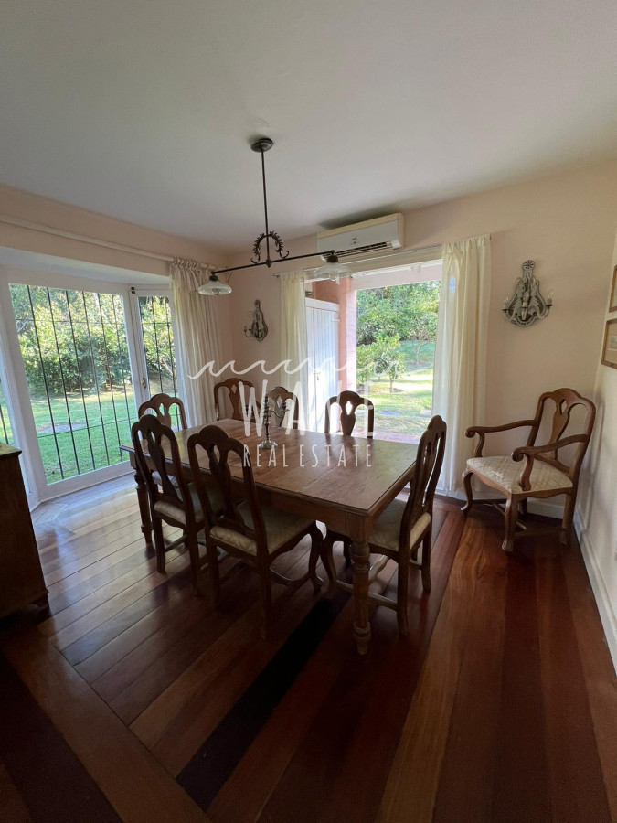 Casa ID.4376 - Alquiler de Verano, Casa con 5 dormitorios en Rincón del indio con piscina 4 mil mts de jardín 