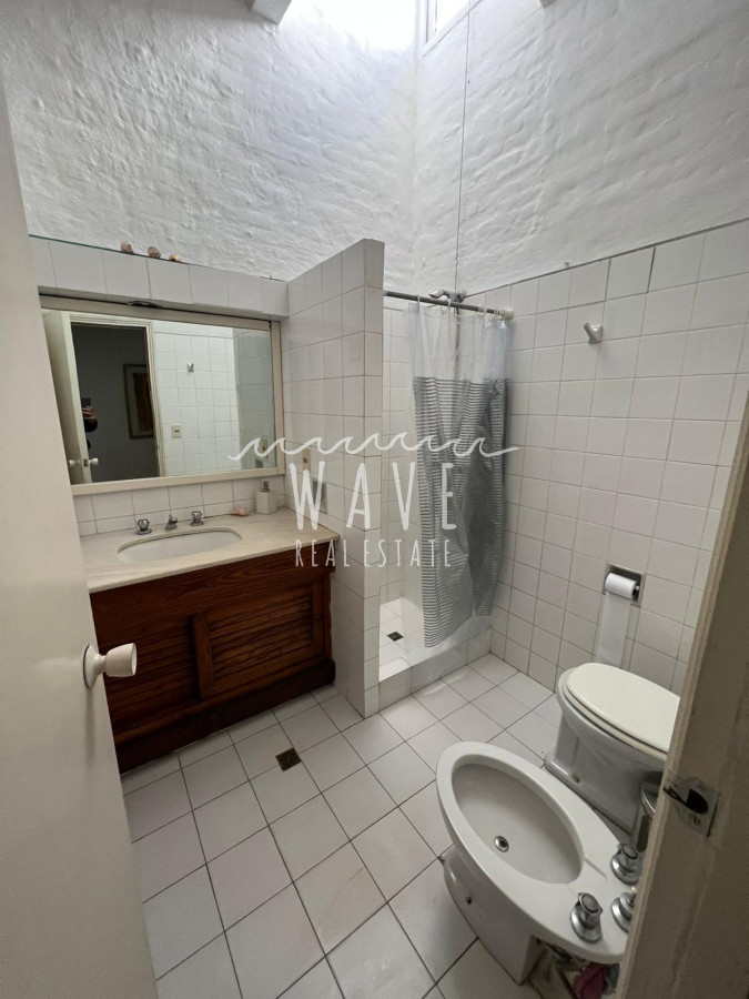 Casa ID.1127 - La Barra, 3 dormitorios, 3 baños, suite con vista al mar, céntrica. 