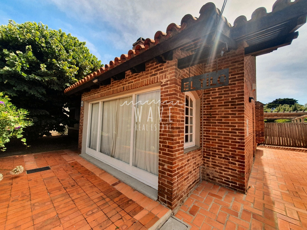 Casa ID.1391 - VENTA Y ALQUILER DE CASA DE 3 DORMITORIOS, 2 SUITES Y 3 BAÑOS EN LA BARRA