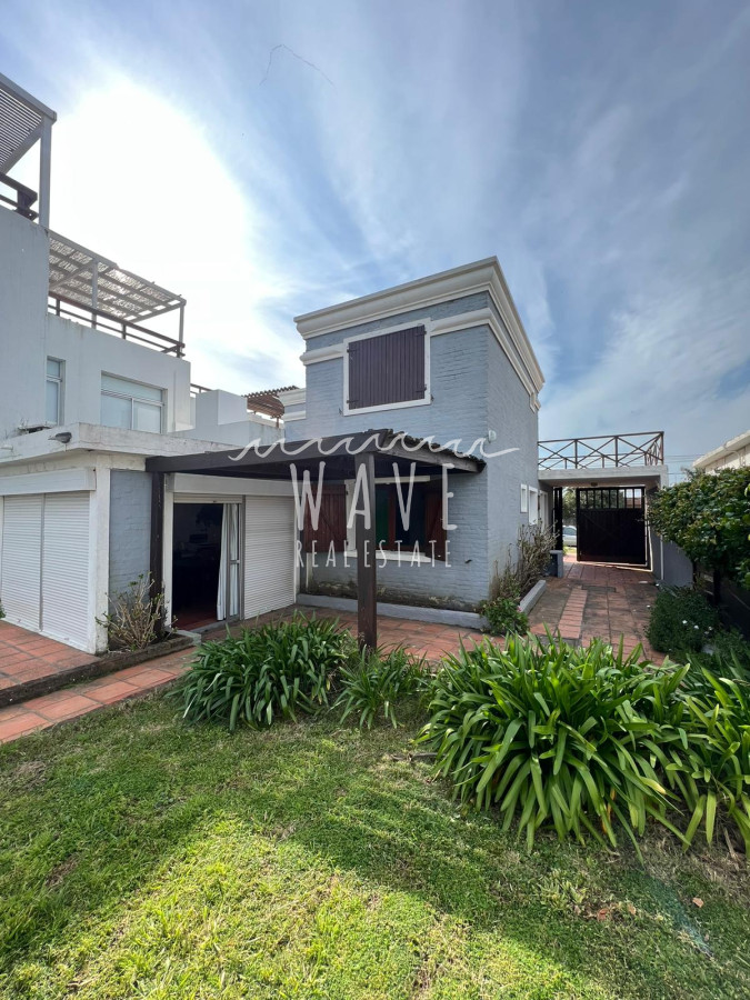 Casa ID.3683 - Manantiales, a metros de Ruta 10, zona céntrica, 3 dormitorios, piscina.