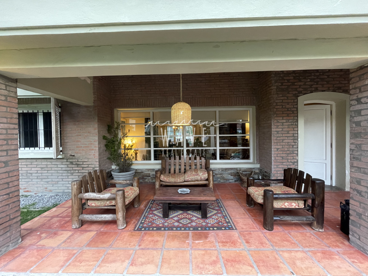 Casa ID.5057 - Hermoso chalet en playa mansa en alquiler de temporada 