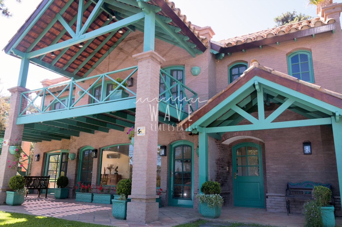 Casa ID.1217 - Alquiler Temporal de Casa de 4 dormitorios, en Montoya, La Barra, Punta del Este.