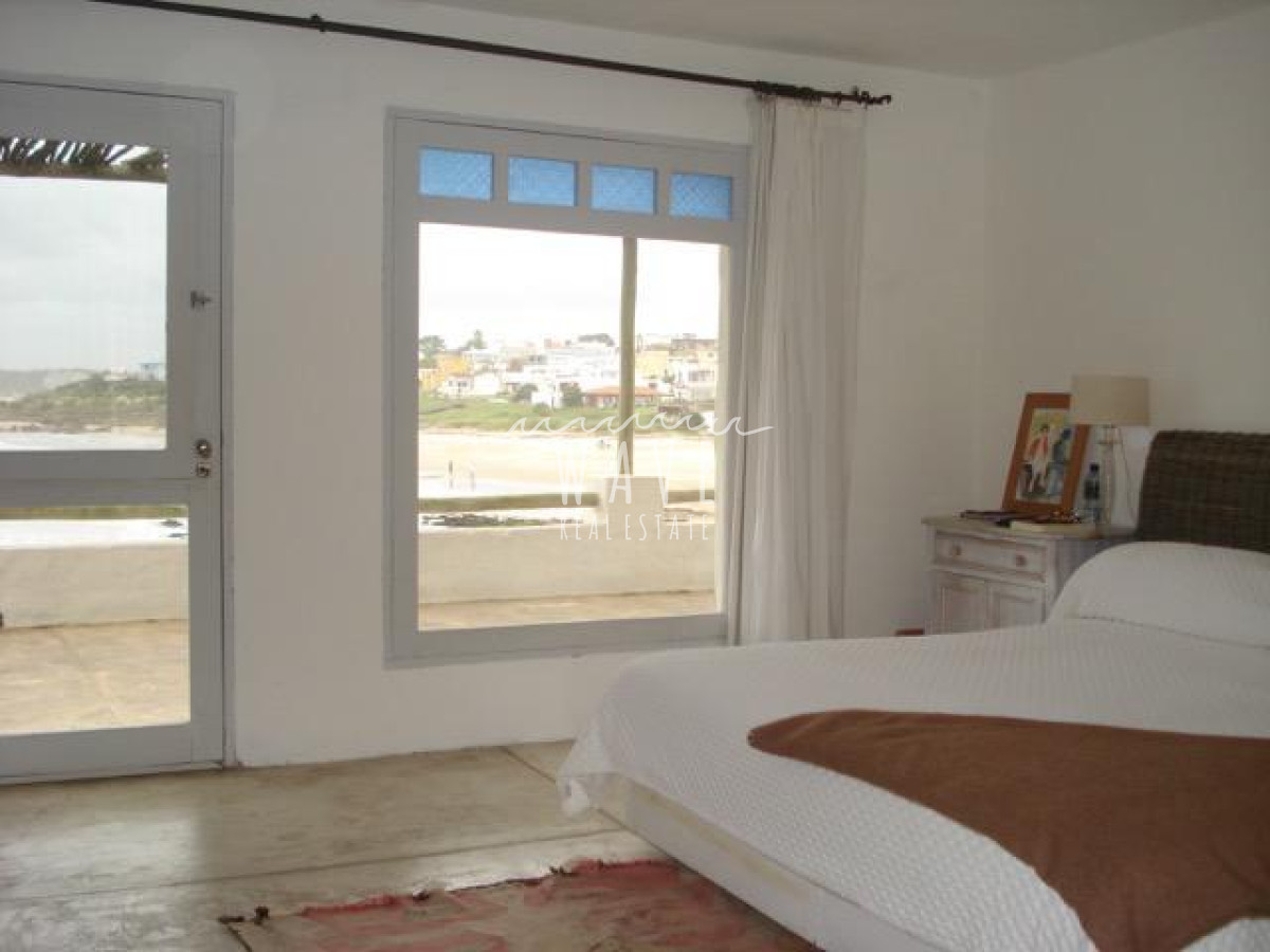 Casa ID.4875 - Alquiler de Casa con 7 dormitorios en La Barra, ubicada frente al mar