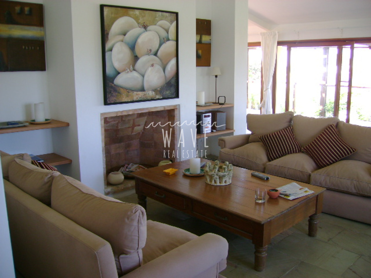 Casa ID.749 - CAPACIDAD Y PRIVACIDAD EN EL CORAZÓN DE LA BARRA