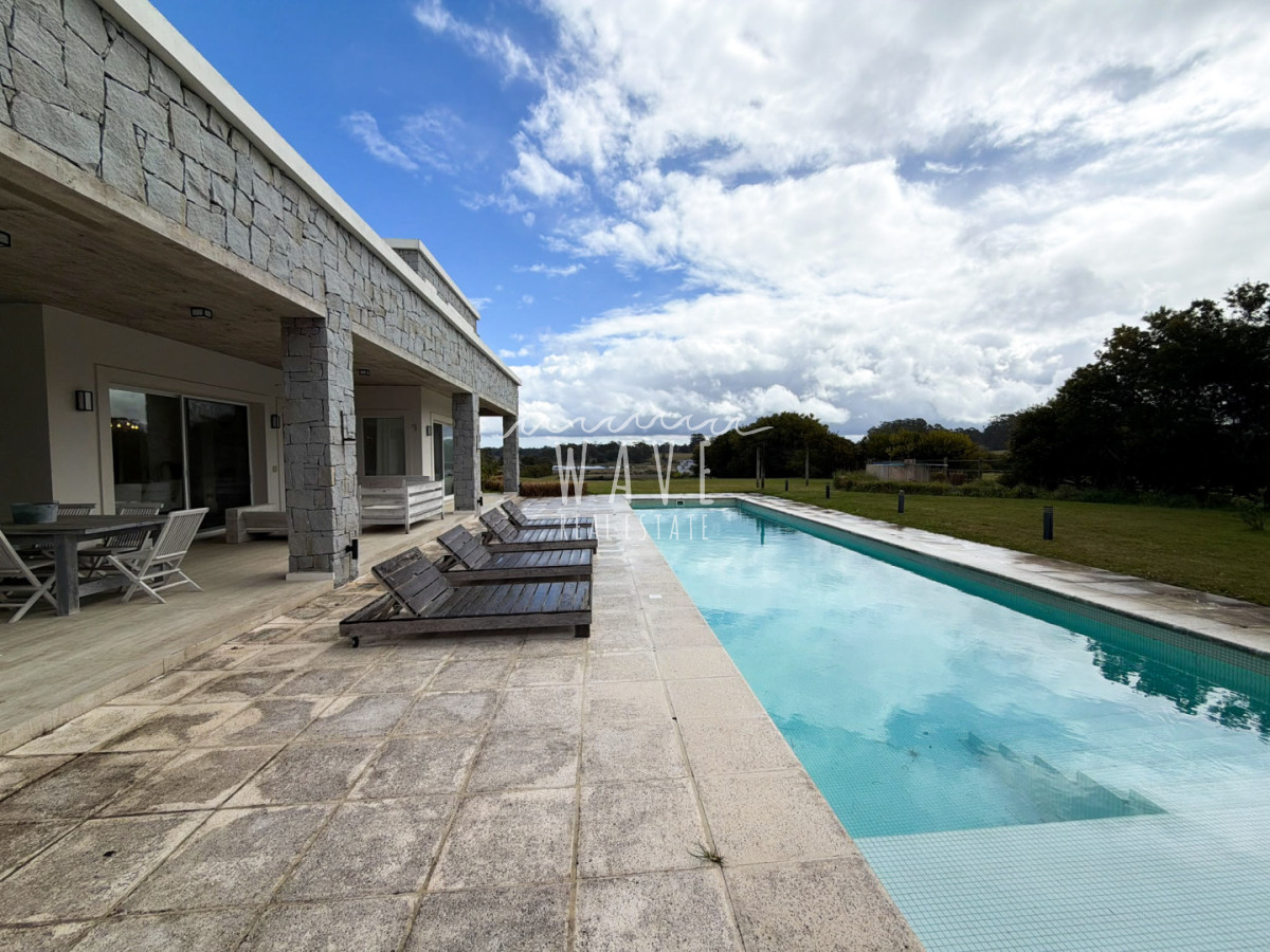 Casa ID.6136 -  Espectacular residencia de 6 suites en Laguna Estates | 5.000 m² de terreno y vista a Laguna Blanca