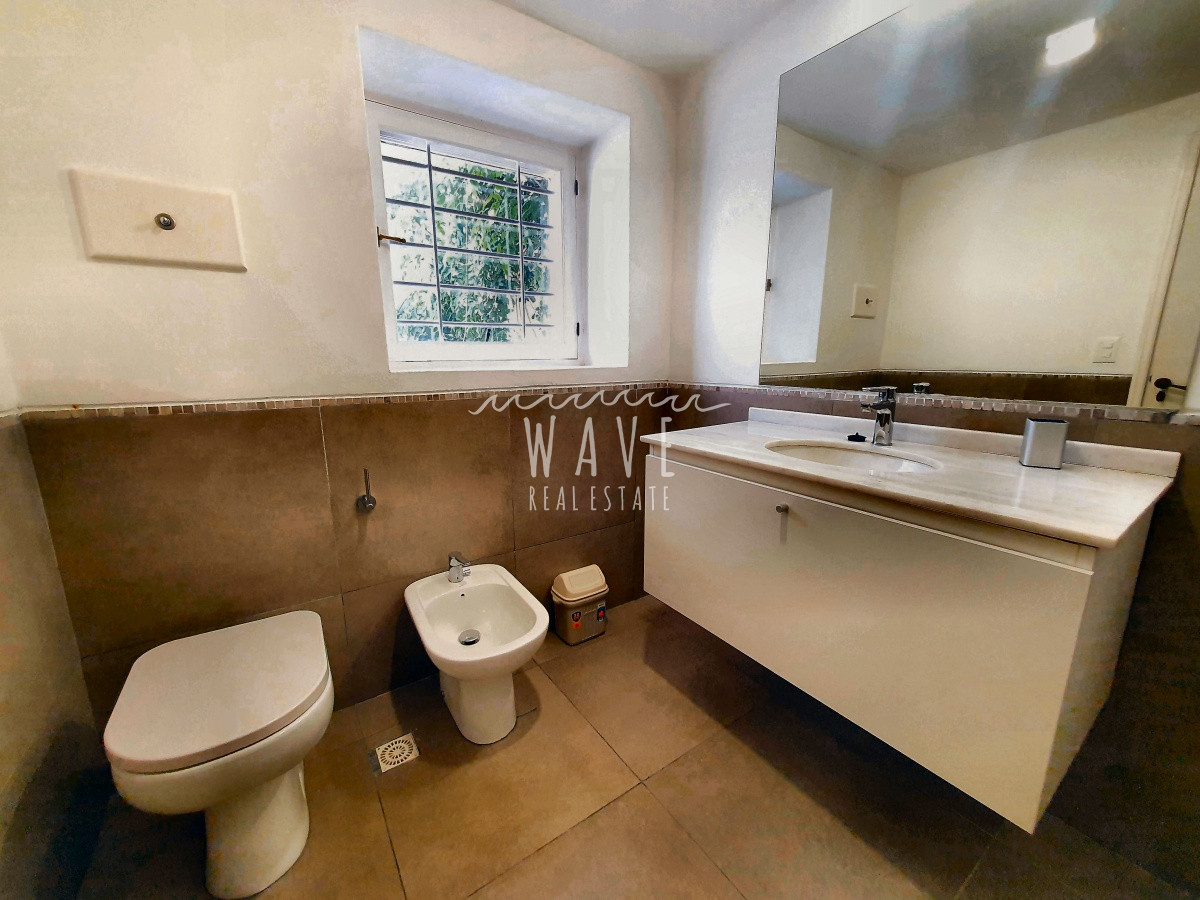 Casa ID.1391 - VENTA Y ALQUILER DE CASA DE 3 DORMITORIOS, 2 SUITES Y 3 BAÑOS EN LA BARRA