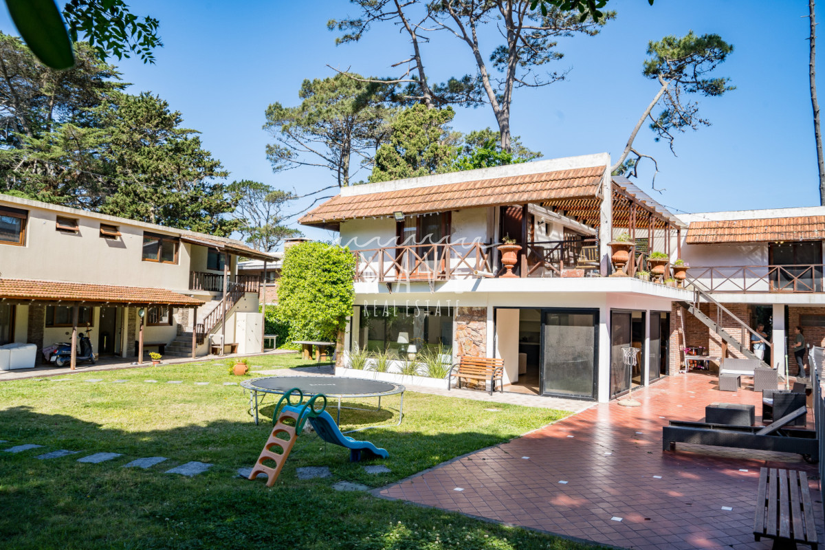 Casa ID.5035 - Alquiler temporal Casa San Rafael Punta del Este, 8 suites, 200 mts del mar! 