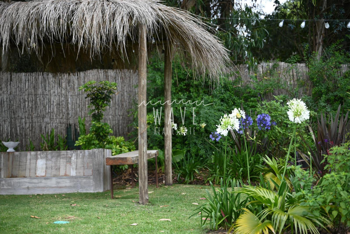 Casa ID.4664 - La Barra, a 5 minutos de todo, en entorno de chacras, 4 dormitorios, piscina, gran jardín.
