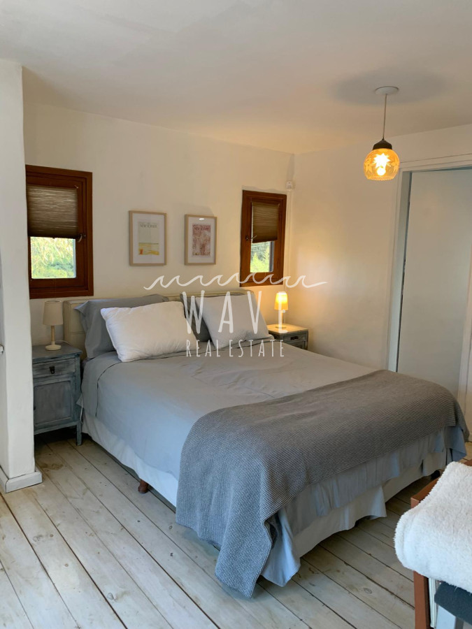 Casa ID.4716 - Venta de casa en El Tesoro,4 dormitorios y piscina.