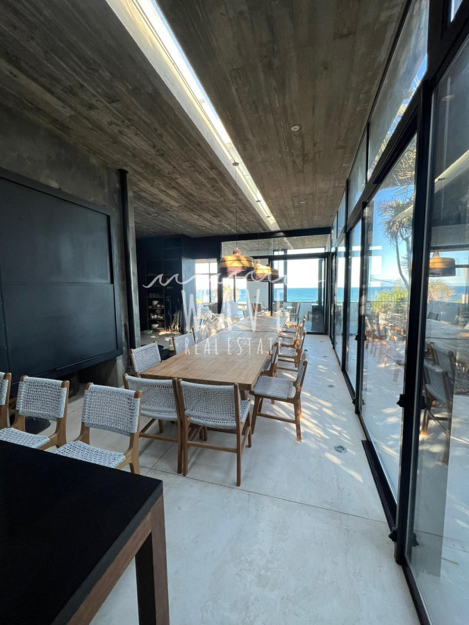 Casa ID.3946 - Casa en alquiler con 3 suites y casa de huespedes frente al mar, en El Chorro. 