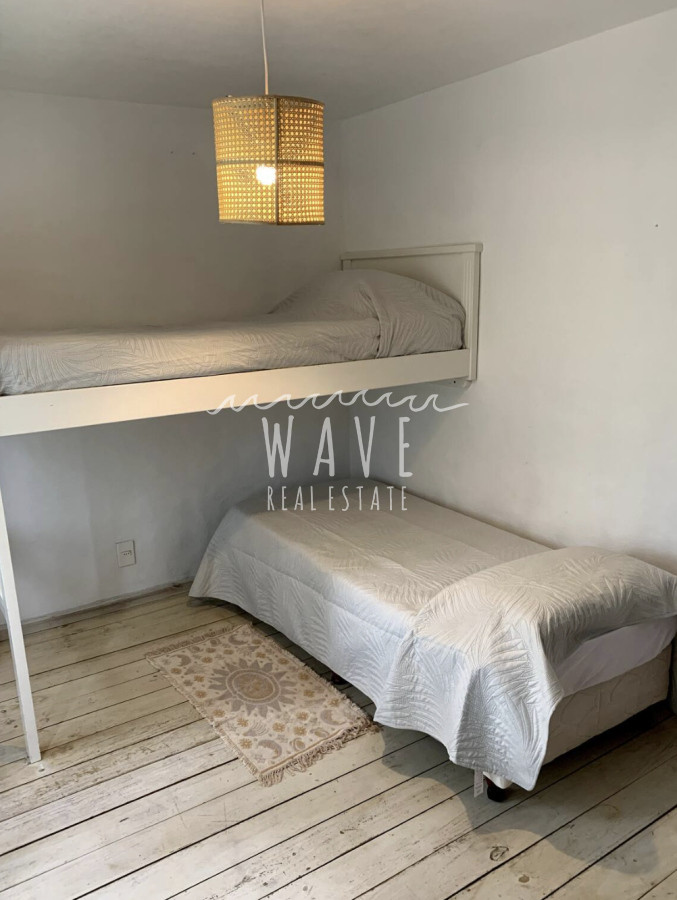 Casa ID.4716 - Venta de casa en El Tesoro,4 dormitorios y piscina.