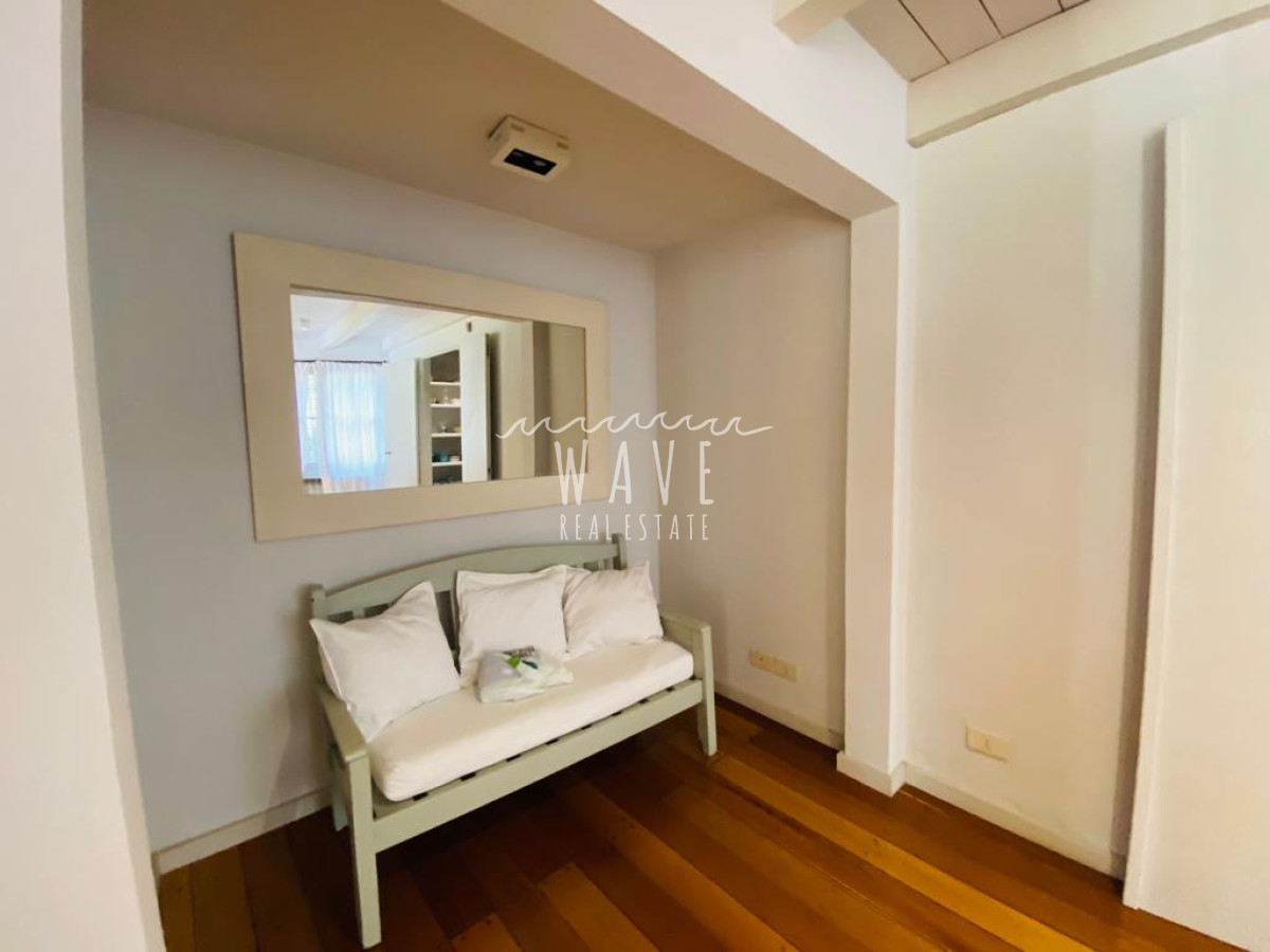 Casa ID.1688 - Venta de Espectacular Casa en Venta San Rafael casi Golf 3 suites más dependencia y piscina
