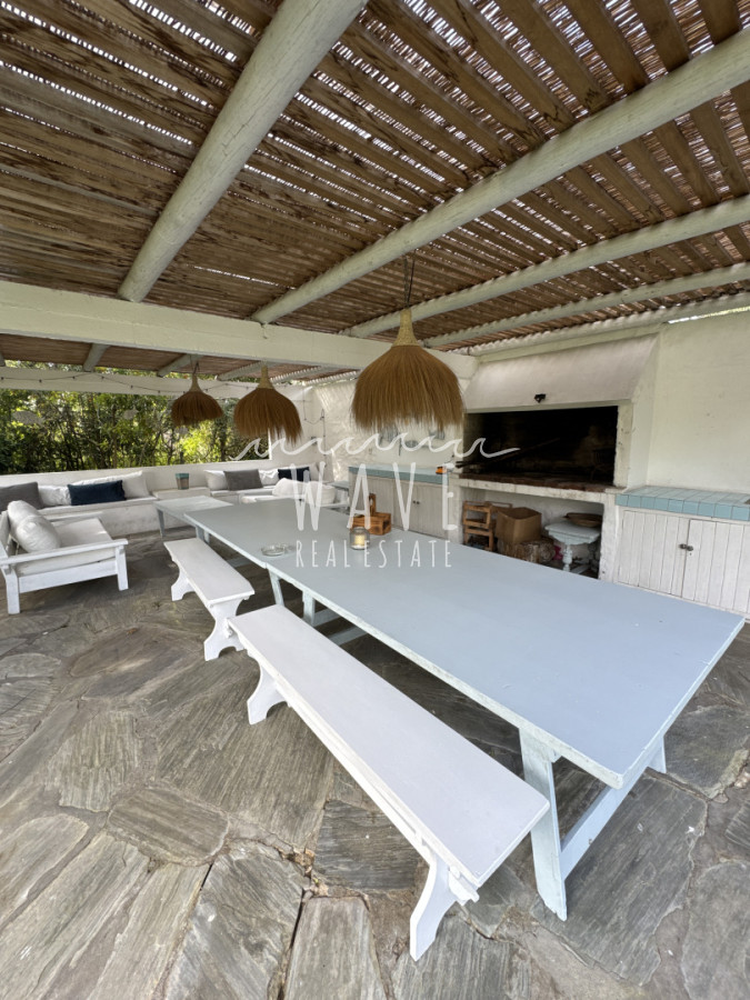 Casa ID.5473 - Venta de casa de 5 dormitorios en El Golf, Punta del Este