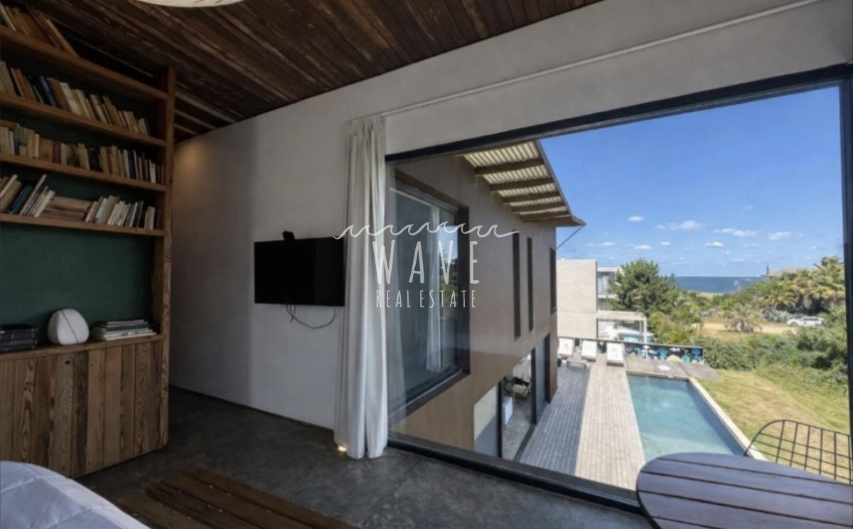 Casa ID.5210 - Venta de casa de 5 dormitorios en Punta Piedras, Manantiales