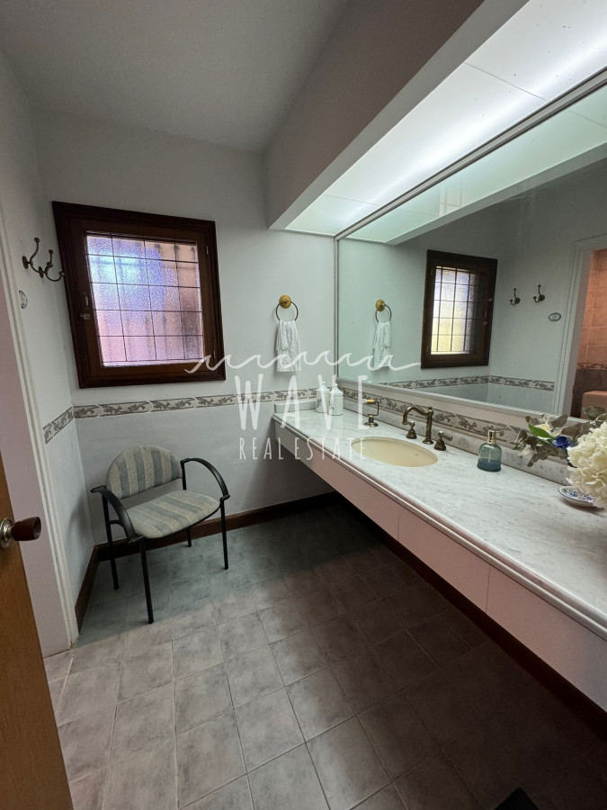 Casa ID.4421 - Venta espectacular Casa de 4 dormitorios en Mansa, Punta del este 