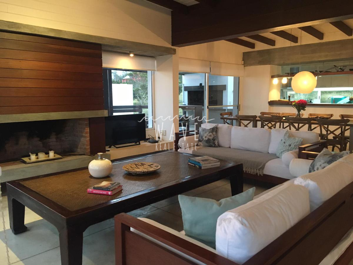 Casa ID.1231 - Venta de casa de 5 dormitorios en Punta Alta, Manantiales