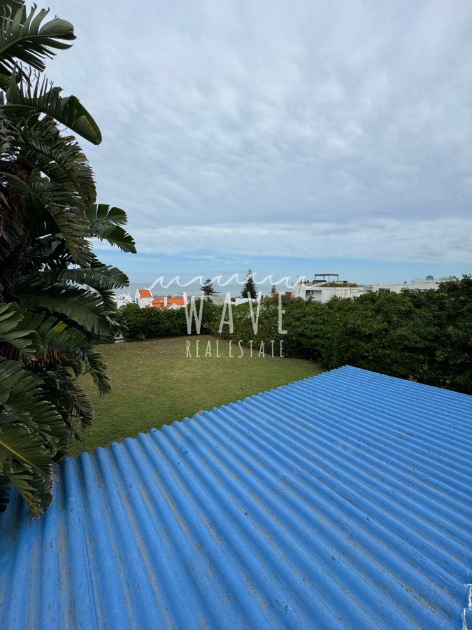 Casa ID.4822 - Venta de casa sobre Ruta 10, La Barra, con 3 dormitorios y 1000 metros de terreno