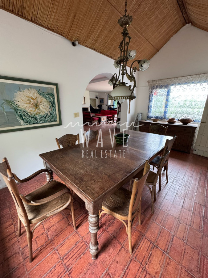 Casa ID.4822 - Venta de casa sobre Ruta 10, La Barra, con 3 dormitorios y 1000 metros de terreno