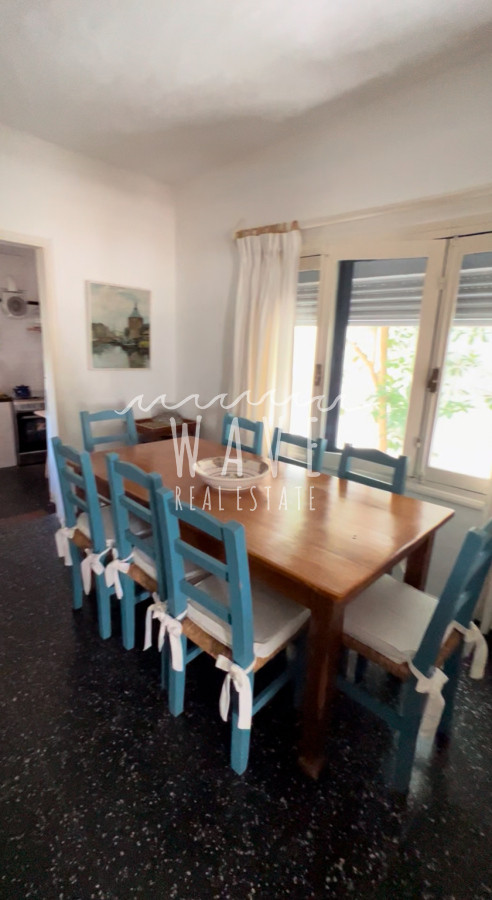 Casa ID.1040 - Alquiler Temporal La Barra, zona céntrica, a 1 cuadra Ruta 10, Ideal familias numerosas.