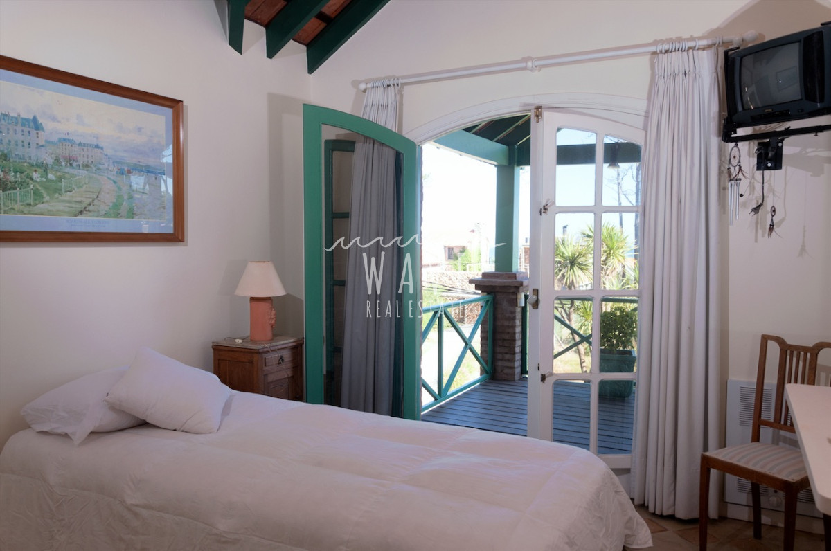 Casa ID.1217 - Alquiler Temporal de Casa de 4 dormitorios, en Montoya, La Barra, Punta del Este.