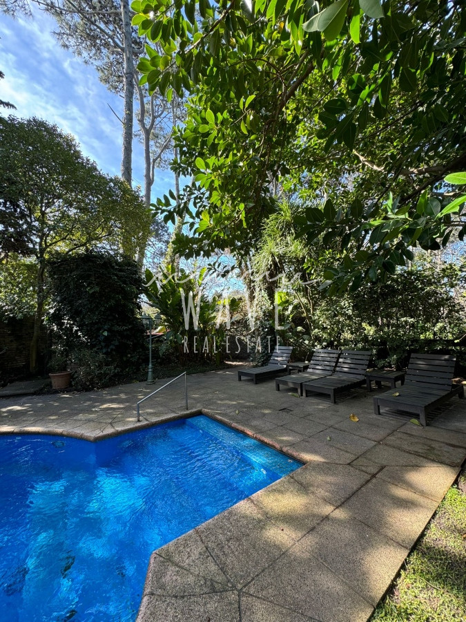 Casa ID.4421 - Venta espectacular Casa de 4 dormitorios en Mansa, Punta del este 
