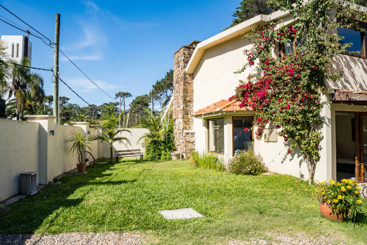 Casa ID.5035 - Alquiler temporal Casa San Rafael Punta del Este, 8 suites, 200 mts del mar! 
