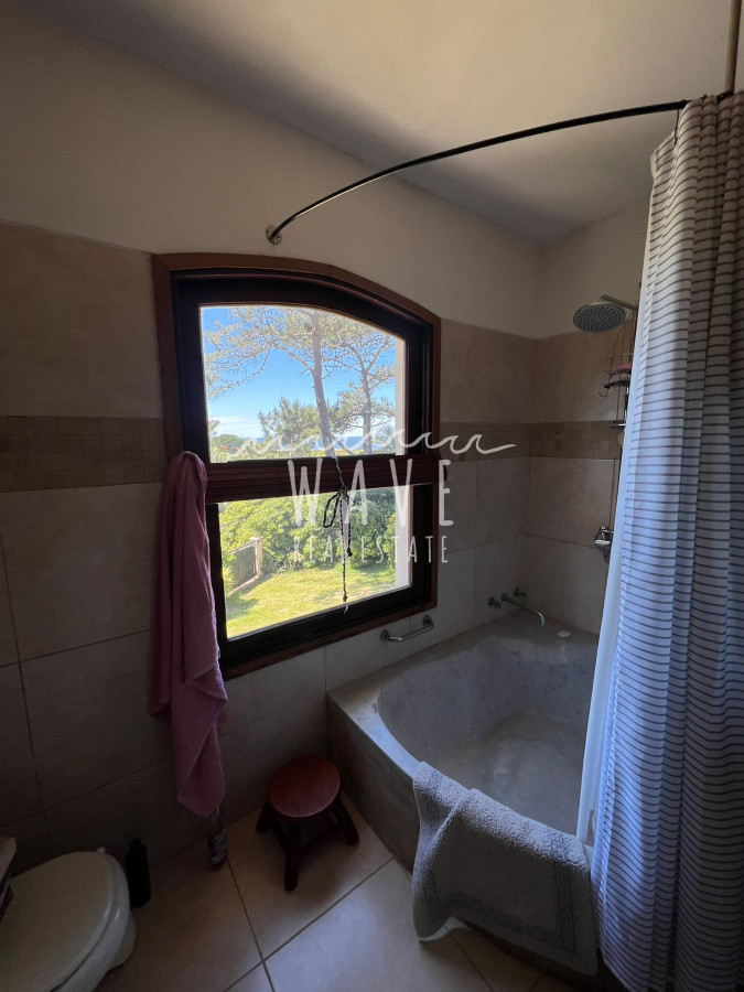 Casa ID.3945 - Oportunidad Venta - San Rafael , 1318 m2 de parque, 300 m2 edificados. 