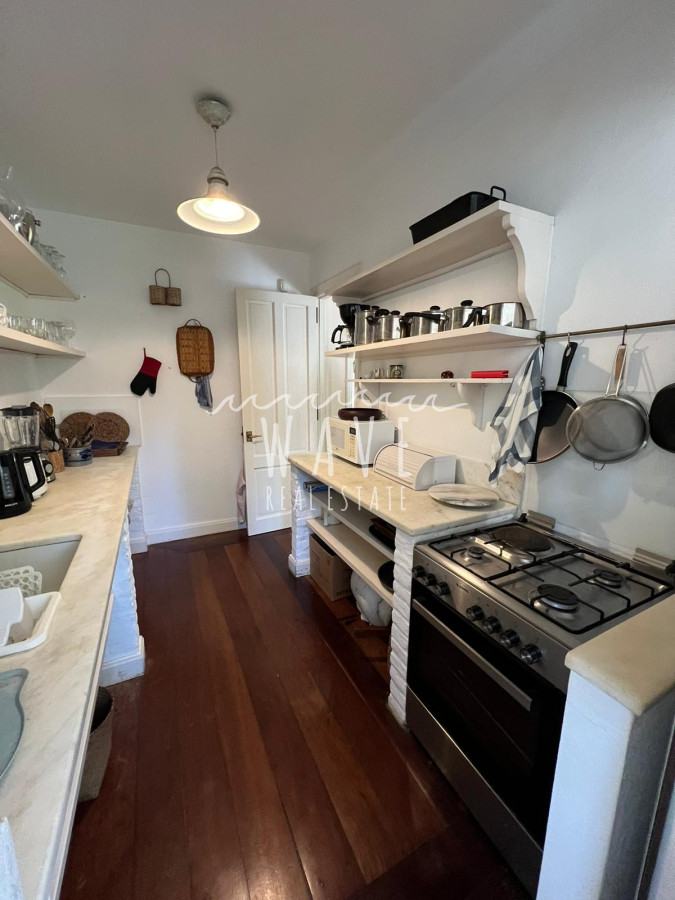 Casa ID.4376 - Alquiler de Verano, Casa con 5 dormitorios en Rincón del indio con piscina 4 mil mts de jardín 