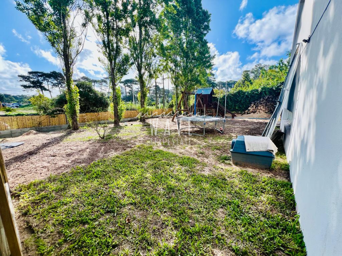 Casa ID.3971 - Venta de casa en Barrio Privado 400 m2 construidos. 
