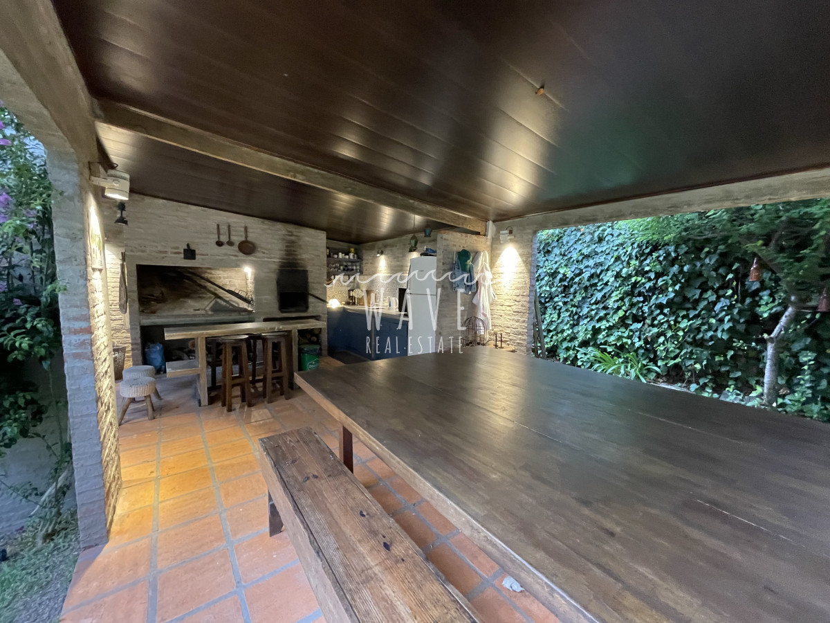 Casa ID.5057 - Hermoso chalet en playa mansa en alquiler de temporada 