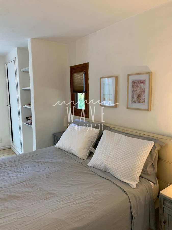 Casa ID.4716 - Venta de casa en El Tesoro,4 dormitorios y piscina.